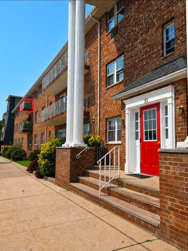 55 W 1st St
