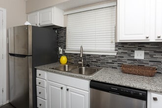 Creekside Village Apartments in Plano, TX - Building Photo - Interior Photo