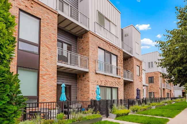 property at 2550 Lawrence St