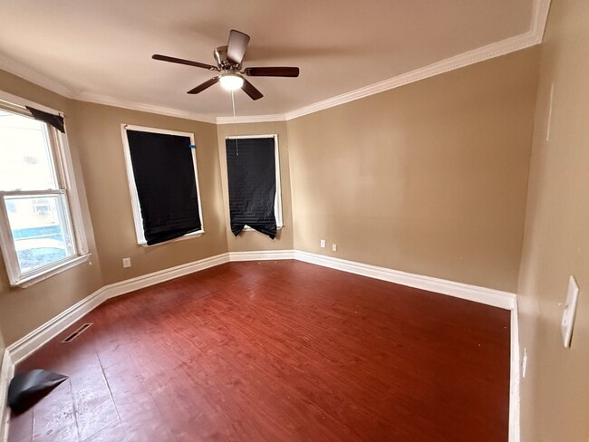 property at 207 N 4th St