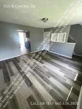 914 N Central Dr in Lorain, OH - Building Photo - Building Photo