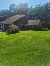 106 Quail Dr in Kingston, NY - Building Photo - Building Photo