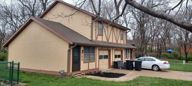 704 S 40th St in St. Joseph, MO - Building Photo - Building Photo