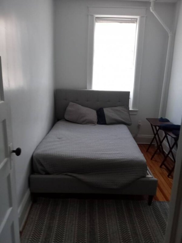 25-21 34th Ave-Unit -1 in Queens, NY - Building Photo - Building Photo