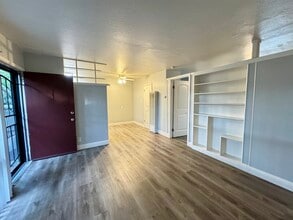 Sunset Crossing in Sacramento, CA - Building Photo - Building Photo