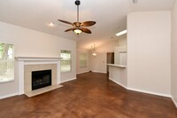 8209 SW 52 Ln in Gainesville, FL - Foto de edificio - Building Photo