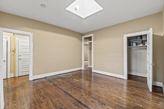 2608 Cathedral Ave NW in Washington, DC - Building Photo - Interior Photo