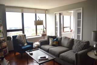 3930 N Pine Grove Ave in Chicago, IL - Building Photo - Building Photo