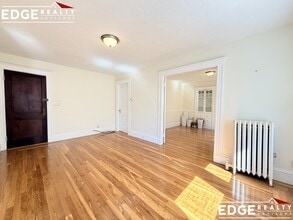 62 S Hobart St in Boston, MA - Building Photo - Building Photo