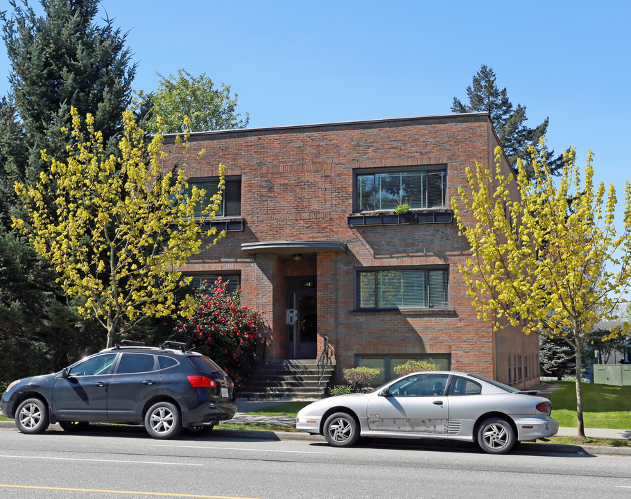 3885 Cambie St in Vancouver, BC - Building Photo