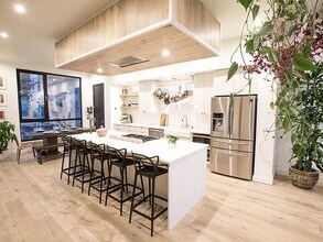 803 54th St in Pittsburgh, PA - Foto de edificio - Building Photo