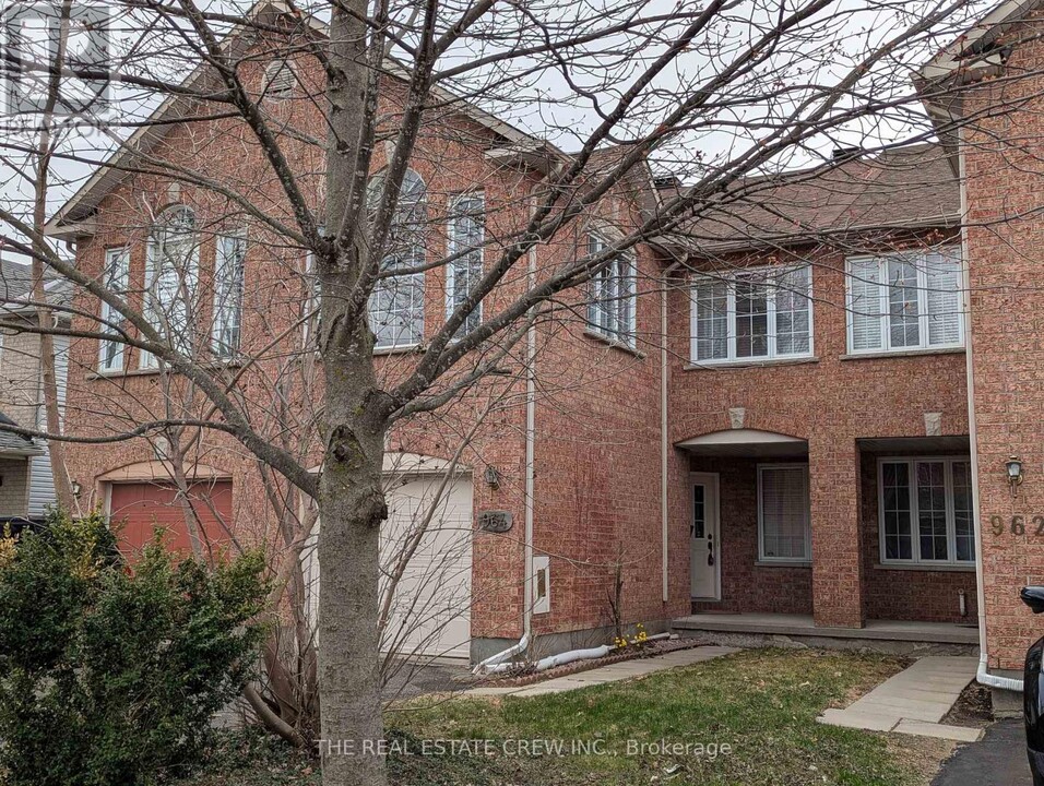 964 Goose River Ave in Ottawa, ON - Building Photo
