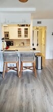 467 Golden Isles Dr in Hallandale Beach, FL - Building Photo - Building Photo