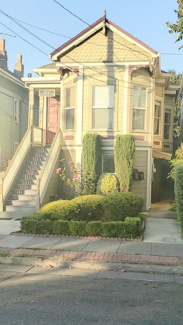 3231 Encinal Ave