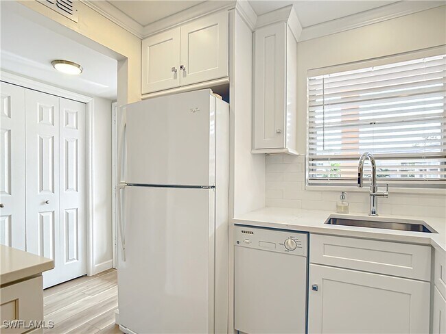property at 180 Turtle Lake Ct
