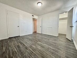 Candlewood Apartments in Lawton, OK - Foto de edificio - Building Photo