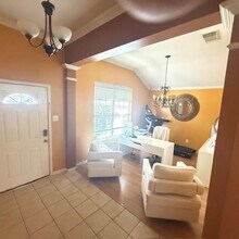 5535 Brookhollow Oaks Trail in Houston, TX - Building Photo - Building Photo