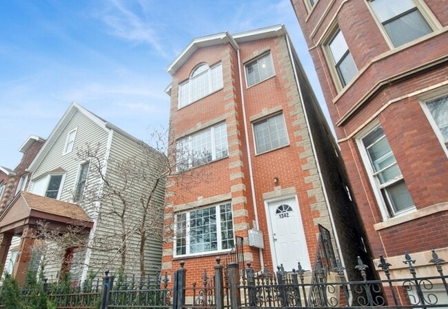 property at 1342 N Cleaver St