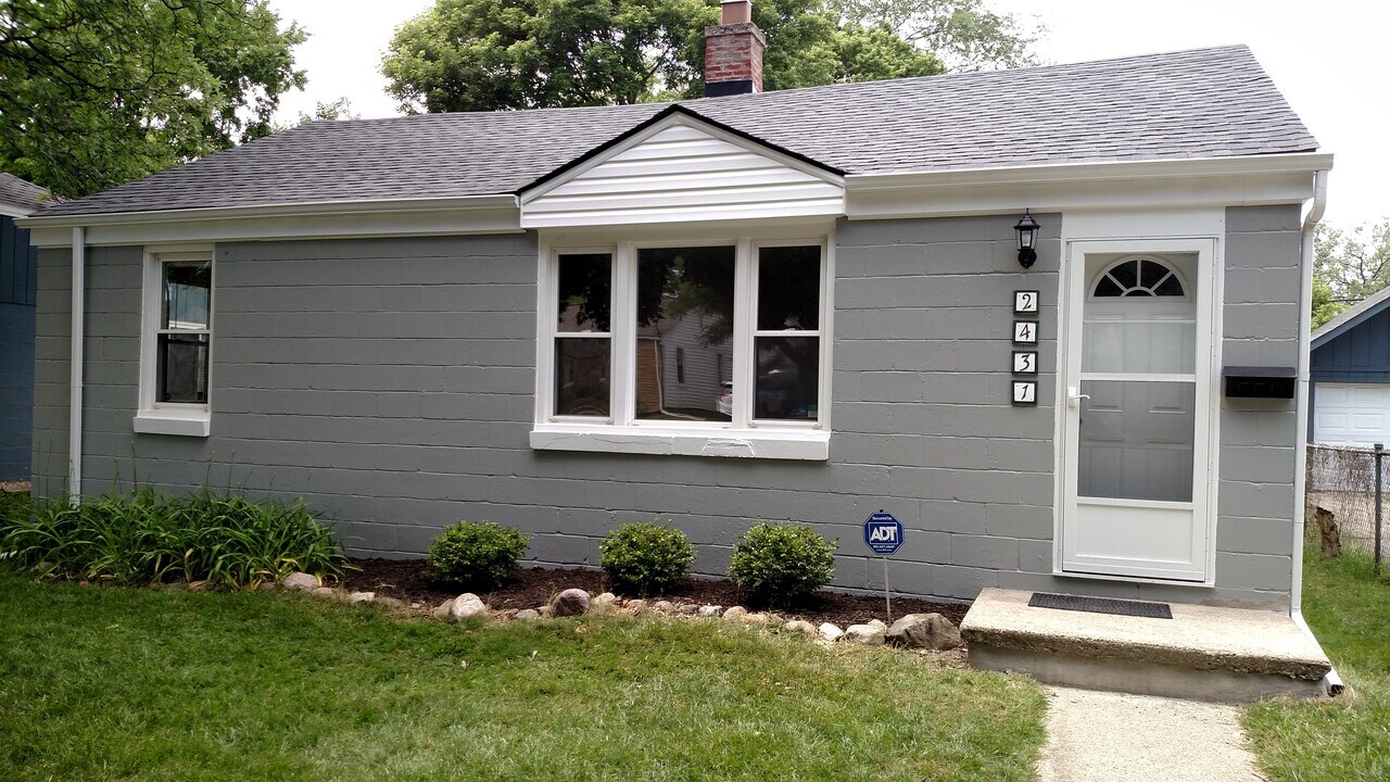 2431 Harris St in Ferndale, MI - Foto de edificio