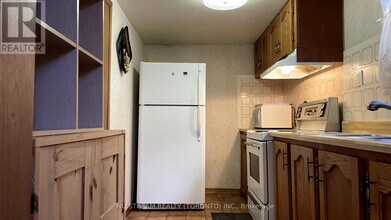 80 Pitfield Rd in Toronto, ON - Building Photo - Building Photo