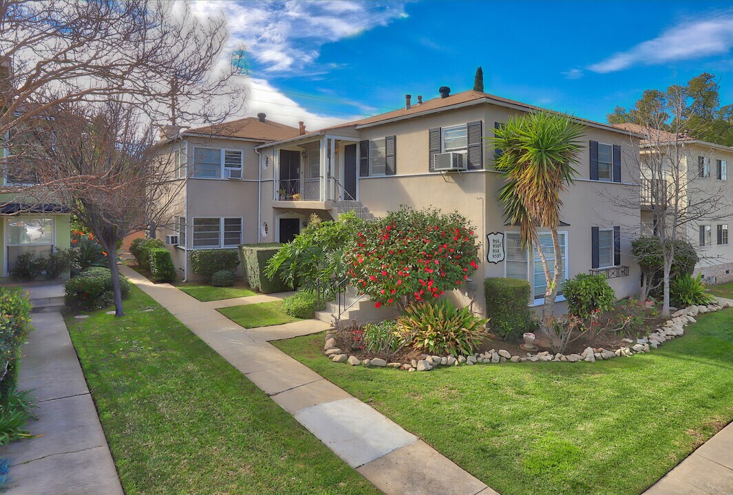 956 W Glenoaks Blvd in Glendale, CA - Building Photo