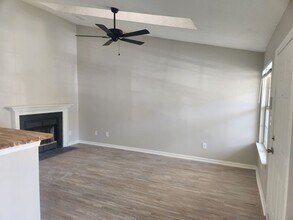16 Lakeside Crescent in Hampton, VA - Building Photo - Building Photo