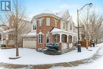 221 Kohilo Crescent in Ottawa, ON - Building Photo - Building Photo