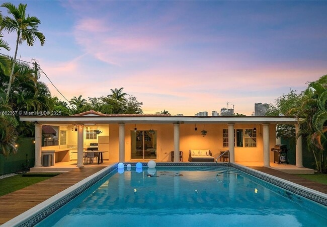 620 SW 22nd Rd in Miami, FL - Building Photo - Building Photo