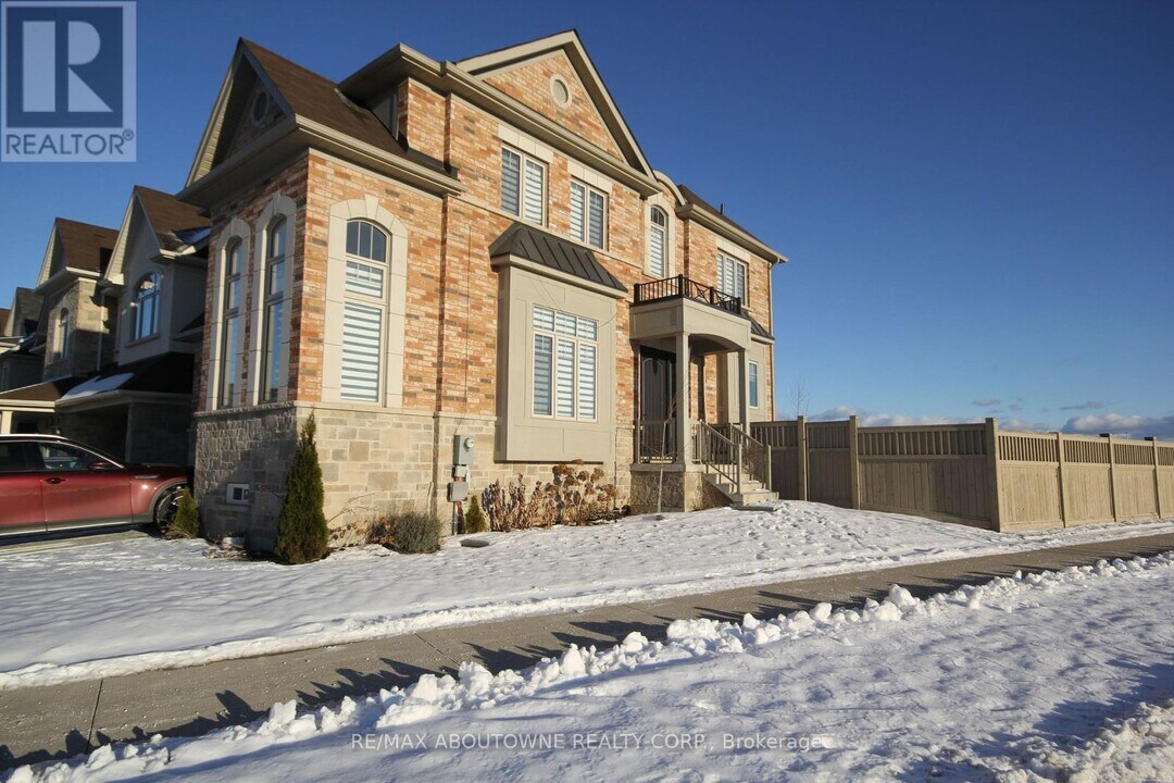 3892 Lodi Rd in Burlington, ON - Building Photo