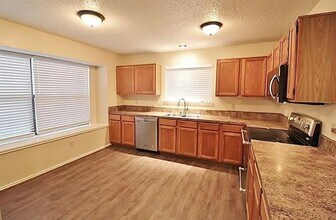 910 Elliott Dr in Cedar Hill, TX - Building Photo - Building Photo