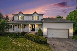 1253 Collier Crescent in Ottawa, ON - Building Photo