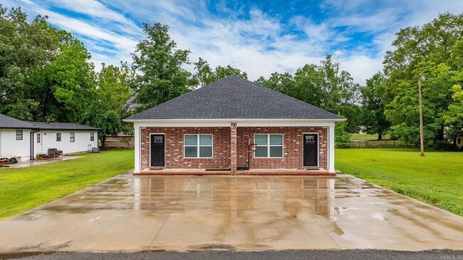 property at 1 Park St