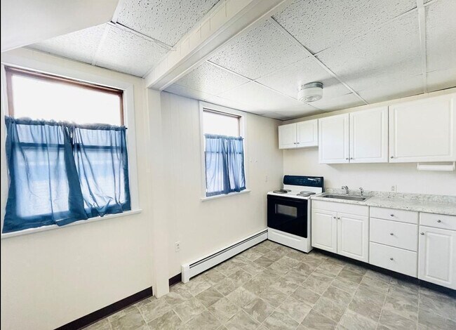 425 Montauk Ave in New London, CT - Building Photo - Building Photo