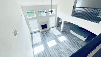 1236 Laurel Lp in Angleton, TX - Building Photo