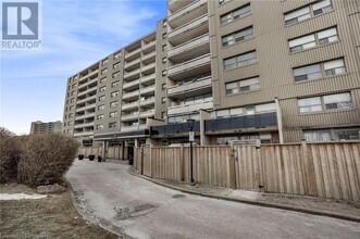 15 Albright Rd in Hamilton, ON - Building Photo - Building Photo