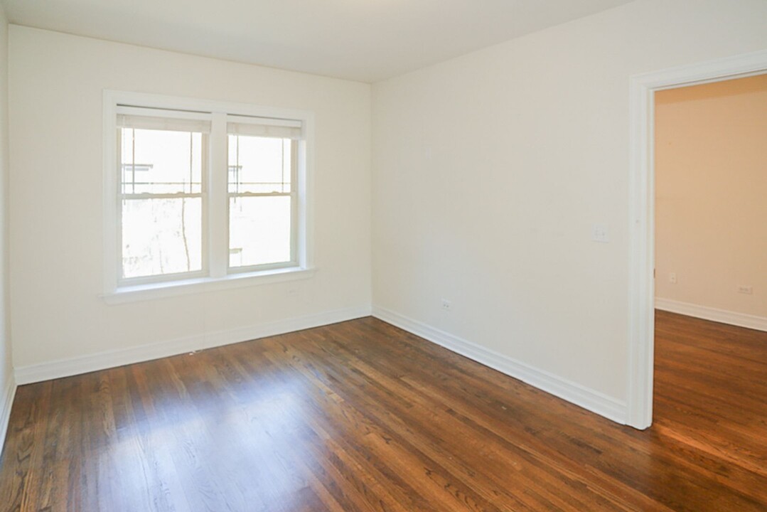 3820 N Sheffield Ave, Unit 2E in Chicago, IL - Building Photo