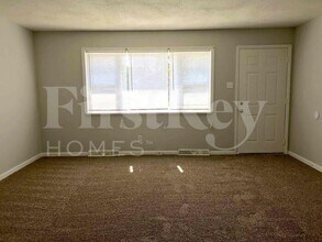 110 Robert Dr in St. Charles, MO - Building Photo - Building Photo