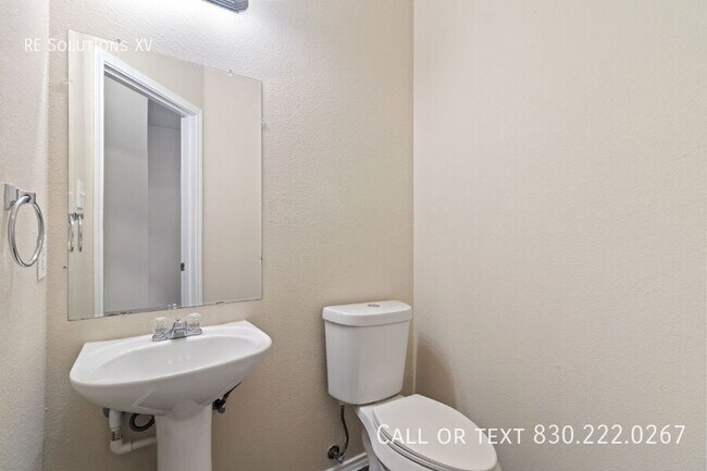 10807 Mathom Lndg in Universal City, TX - Building Photo - Building Photo