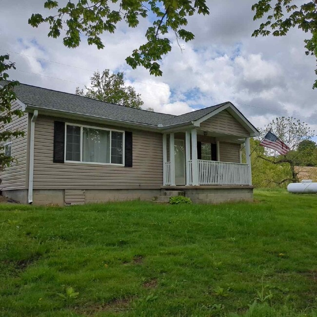 1510 Dutch Creek Rd in Westmoreland, TN - Building Photo - Building Photo