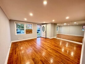 1424 Clairidge Rd in Baltimore, MD - Building Photo
