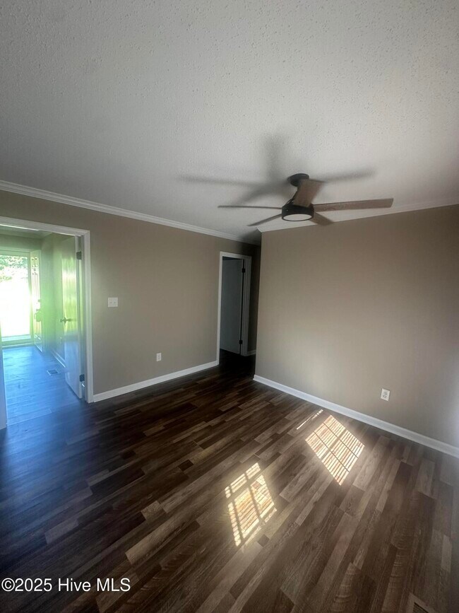 54 Nixon Ave in Rocky Point, NC - Building Photo - Building Photo