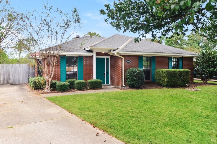 414 Woodhaven Ct in Montgomery, AL - Building Photo