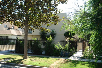 4444 Vista Del Monte Ave in Sherman Oaks, CA - Building Photo - Building Photo