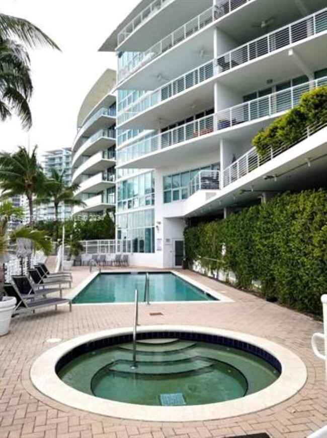 6580 Indian Creek Dr, Unit 201 in Miami Beach, FL - Building Photo - Building Photo