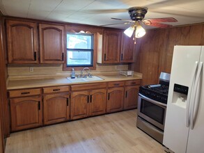 15813 Burrell St in Cameron, OK - Building Photo - Building Photo