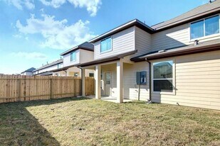 12318 Roy Mix Bohn Lane in Houston, TX - Building Photo