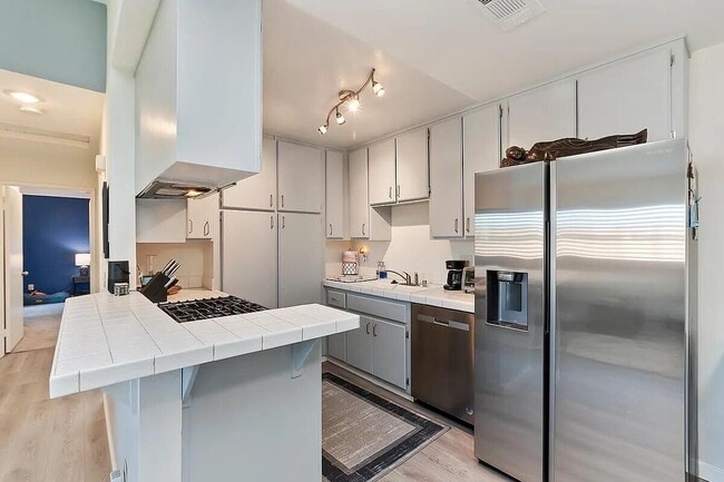 31200 Landau Blvd in Cathedral City, CA - Building Photo - Building Photo