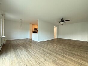 946 E Old Willow Rd in Prospect Heights, IL - Building Photo - Building Photo