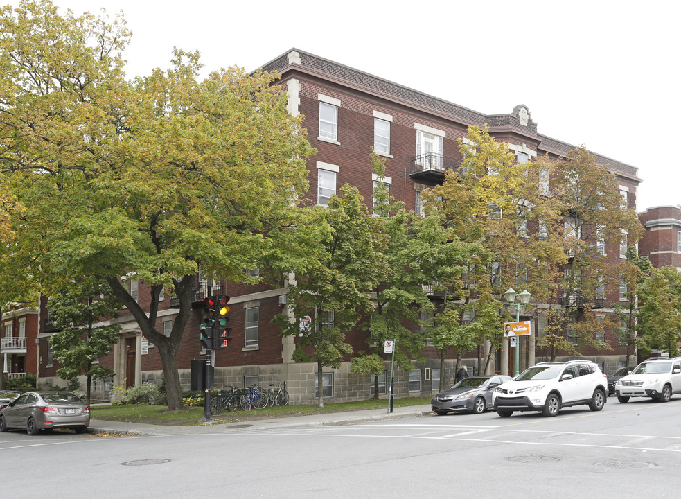 1312-1320 Bernard in Montréal, QC - Building Photo