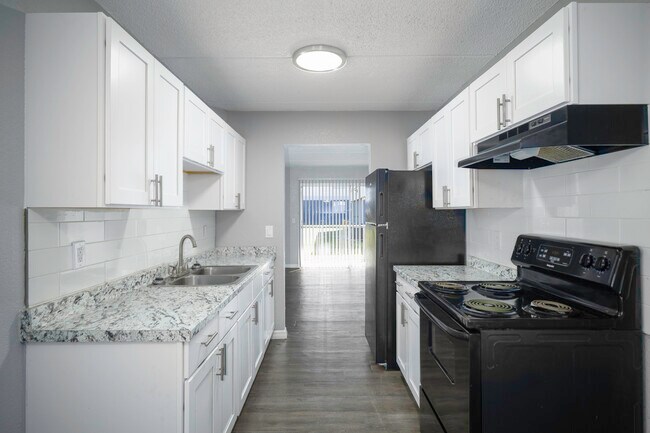 Palm Square in Tampa, FL - Building Photo - Interior Photo